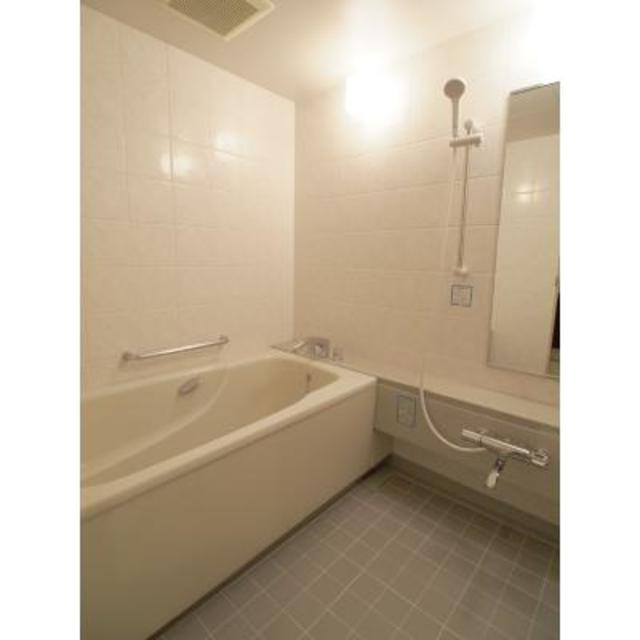 バス・シャワールーム　※写真は同タイプ住戸です。