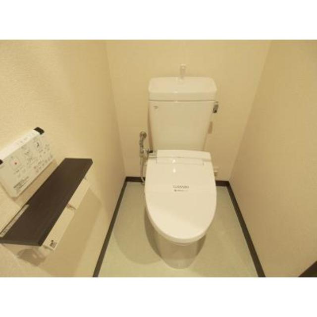 トイレ　※写真は同タイプ住戸です。
