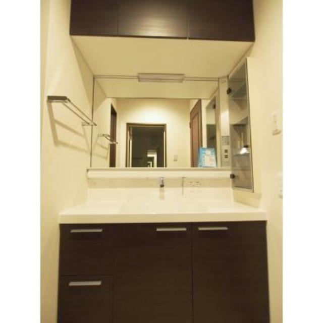 洗面設備　※写真は同タイプ住戸です。