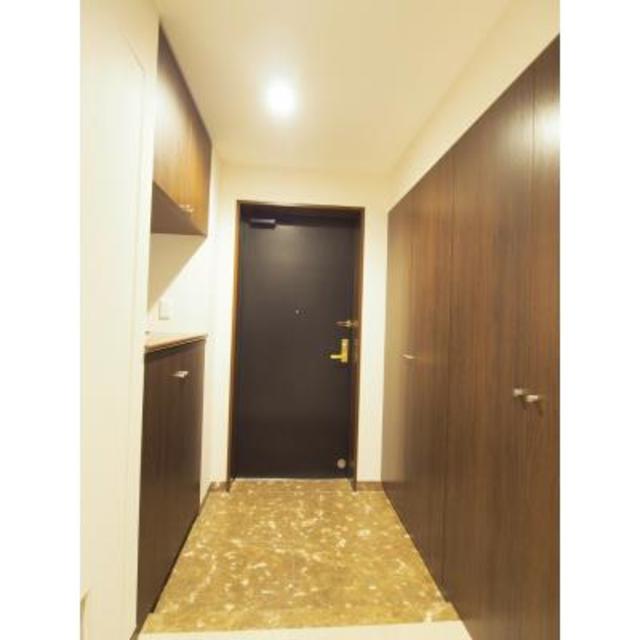 玄関　※写真は同タイプ住戸です。