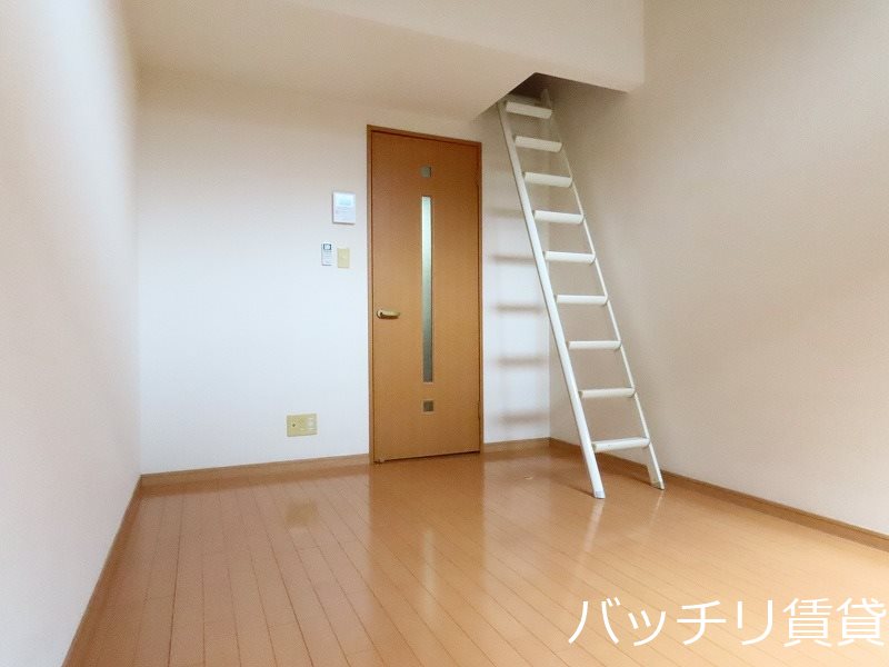 居室・リビング　同型タイプの為現状を優先致します。