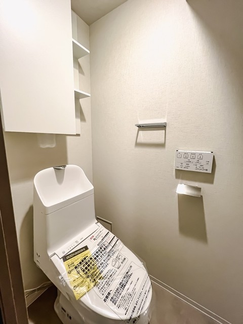 トイレ　※写真は同タイプ住戸です。