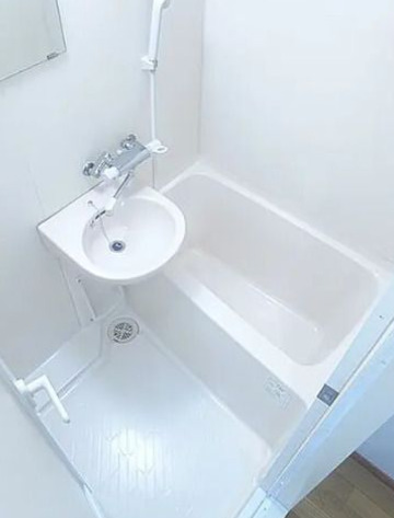 バス・シャワールーム　別部屋の画像を使用しております。