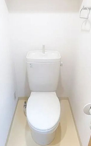 トイレ　別部屋の画像を使用しております。