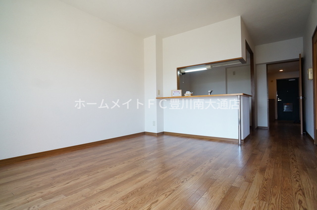 居室・リビング　同型別部屋写真