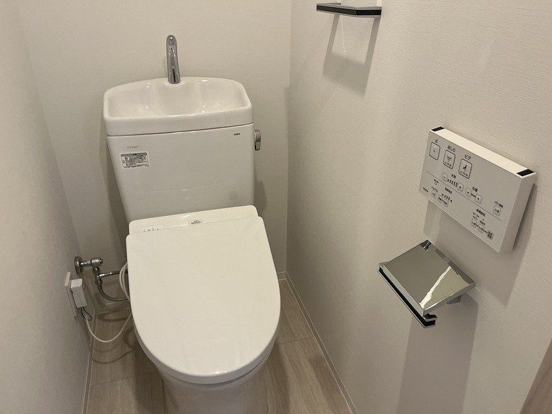トイレ　※同タイプの別のお部屋です。