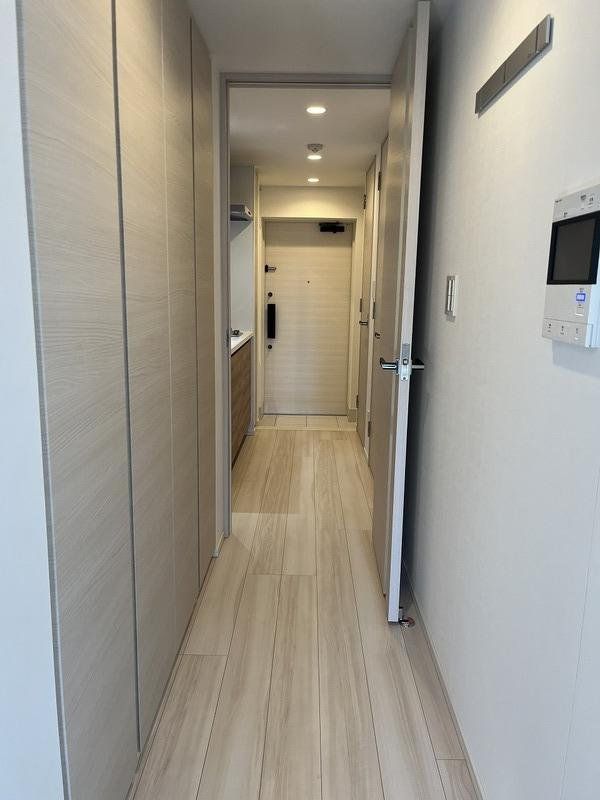 玄関　※同タイプの別のお部屋です。