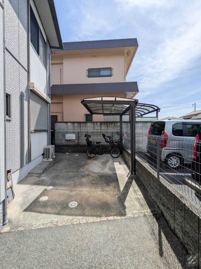 建物外観　【駐輪場】入居者様専用の駐輪スペース