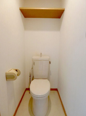 トイレ　落ち着いた色調のトイレです※別号室の写真です