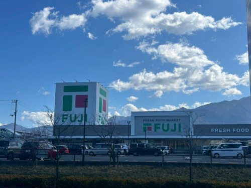 スーパー　フジ新居浜駅前店（スーパー）まで1358m