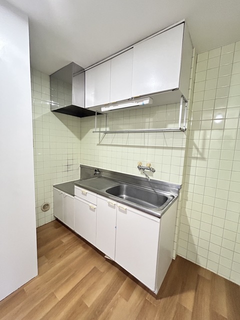 キッチン　別部屋参考写真です
