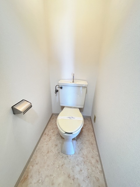 トイレ　別部屋参考写真です