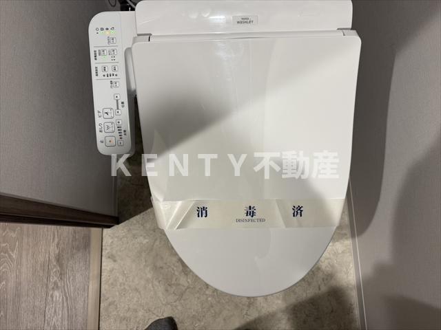 トイレ　同タイプ・別号室となります。