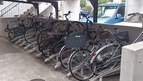 その他設備　屋根付の駐輪場完備です。