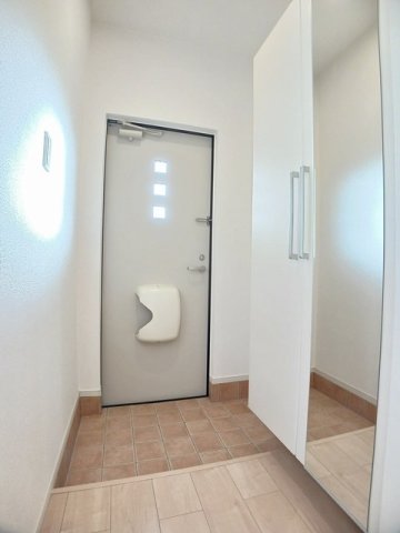 玄関　シンプルで使いやすい玄関です