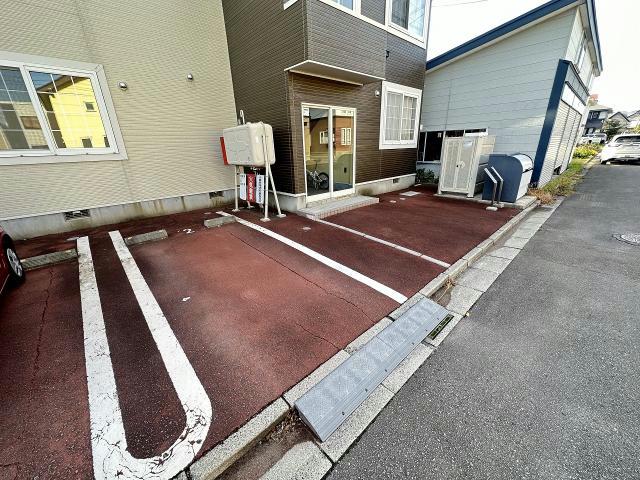 駐車場　駐車場