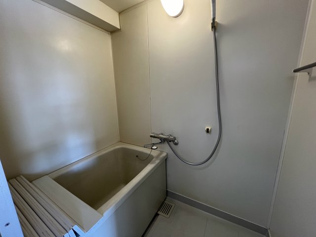 バス・シャワールーム　同間取りの別部屋の写真です