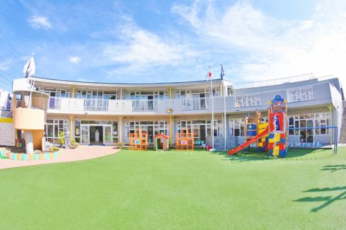 幼稚園・保育園　横須賀若葉幼稚園（幼稚園・保育園）まで555m