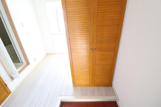 玄関　※別部屋のお写真です。