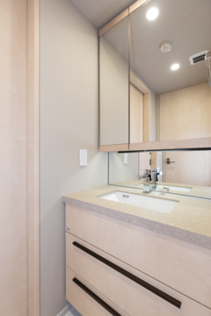 洗面設備　※写真は同タイプ住戸です。