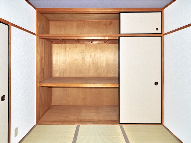 収納　和室の押入と天袋