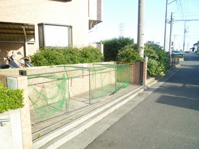 その他共有部分　居住者専用ゴミ置場です
