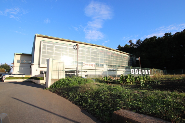 中学校　所沢市立小手指中学校（中学校）まで1800m