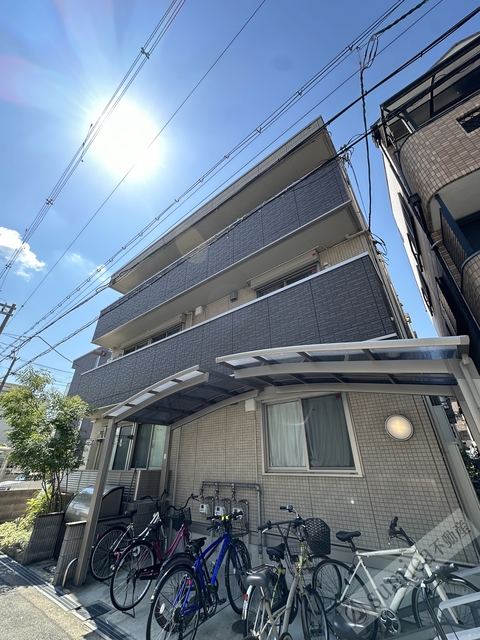建物外観　日当たりのいい立地で明るい建物♪