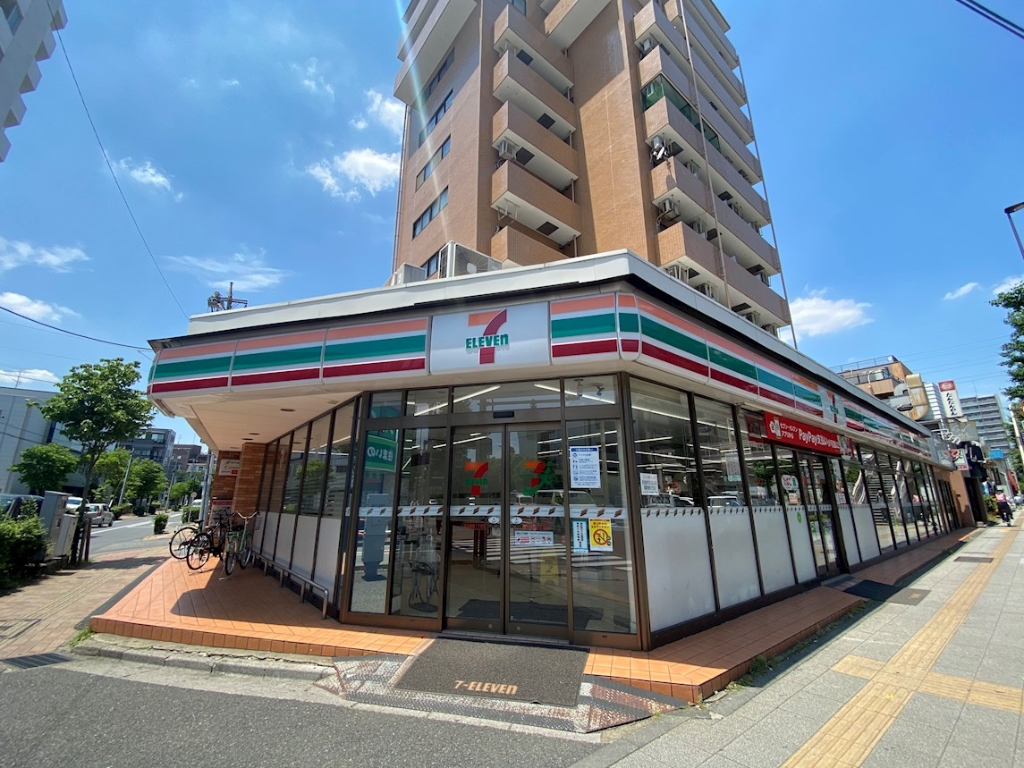 コンビニ　セブンイレブン 足立梅島1丁目店（コンビニ）まで330m
