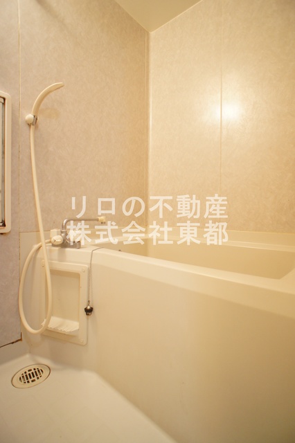 バス・シャワールーム　足が伸ばせる広々バスタブでリラックス♪