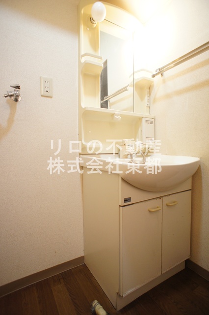 洗面設備　嬉しい洗面台は独立タイプ！