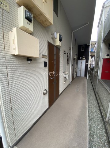 エントランス　同建物別部屋参考