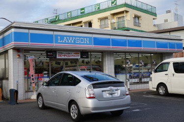 コンビニ　ローソン 川崎犬蔵一丁目店（コンビニ）まで551m