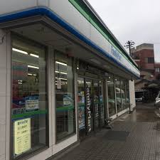 コンビニ　ファミリーマート　金沢入江店（コンビニ）まで396m