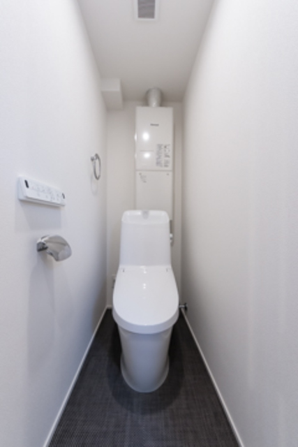 トイレ　※写真は同タイプ住戸です。