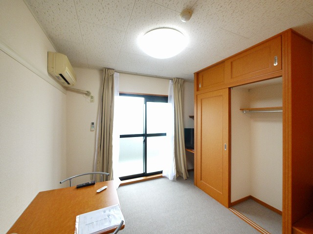 その他部屋・スペース　落ち着いて過ごせるお部屋なので、寝室にいかがでしょうか