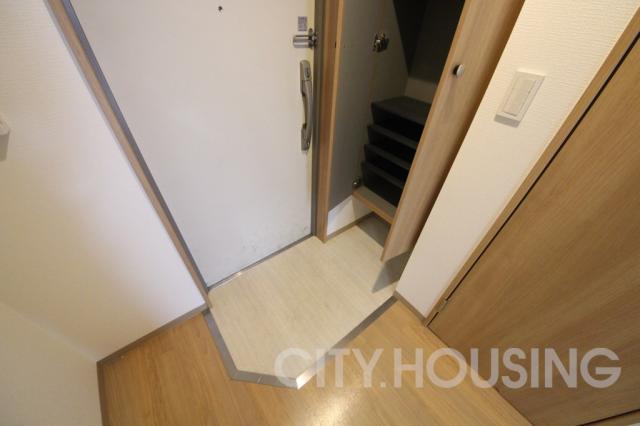 玄関　※同タイプ部屋の写真です。