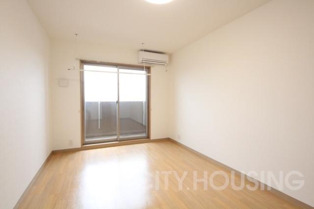 居室・リビング　※同タイプ部屋の写真です。