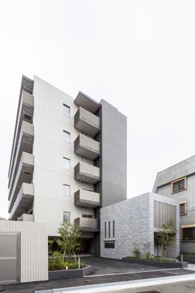 建物外観　【設備充実、きれいな内装♪】人気のキッチンカウンタータイプ！