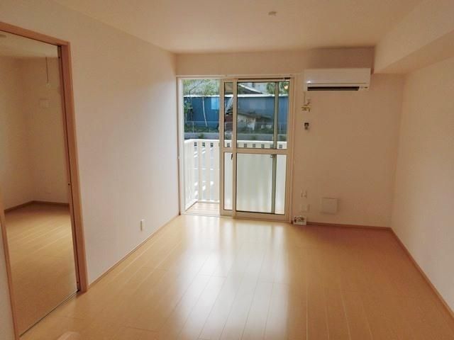 その他部屋・スペース　明るいリビングです