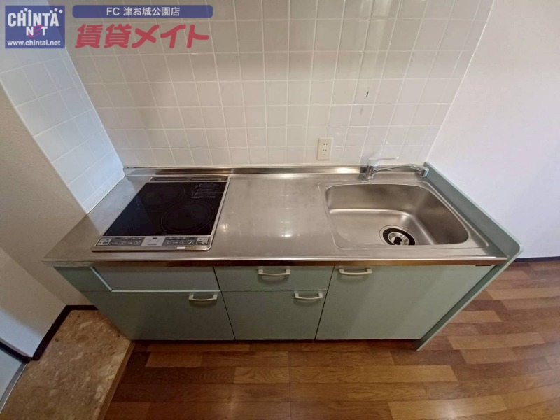 キッチン　反転タイプ参考写真