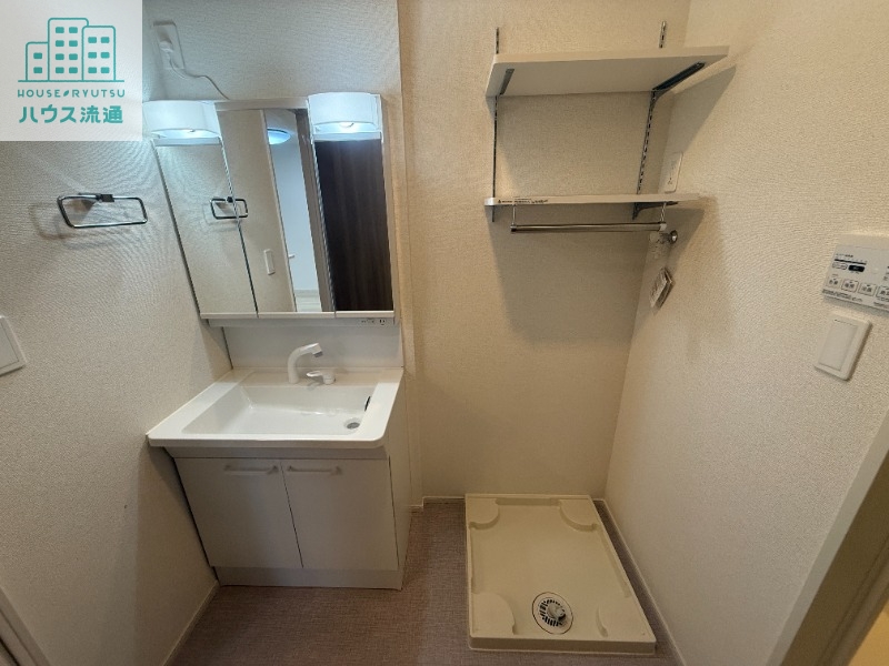 洗面設備　※別号室の写真になります。