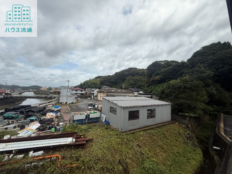 バルコニー　※別号室の写真になります。