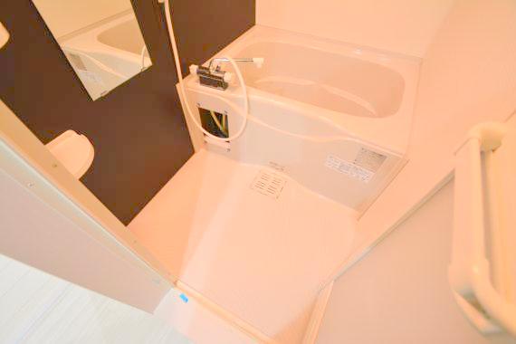 バス・シャワールーム　ゆったりと入るなら、お風呂とトイレとは別々が嬉しいですよね。