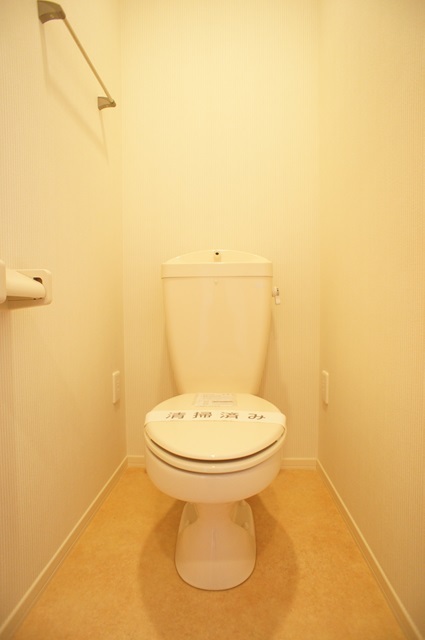 トイレ　清潔感のあるトイレスペースです