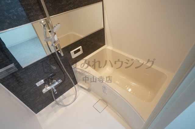 バス・シャワールーム　参考、同建物・反転間取りの号室