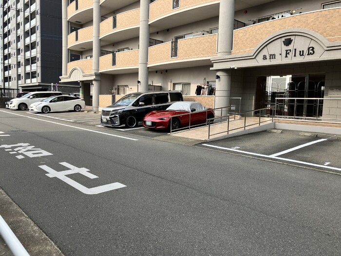 駐車場　駐車場