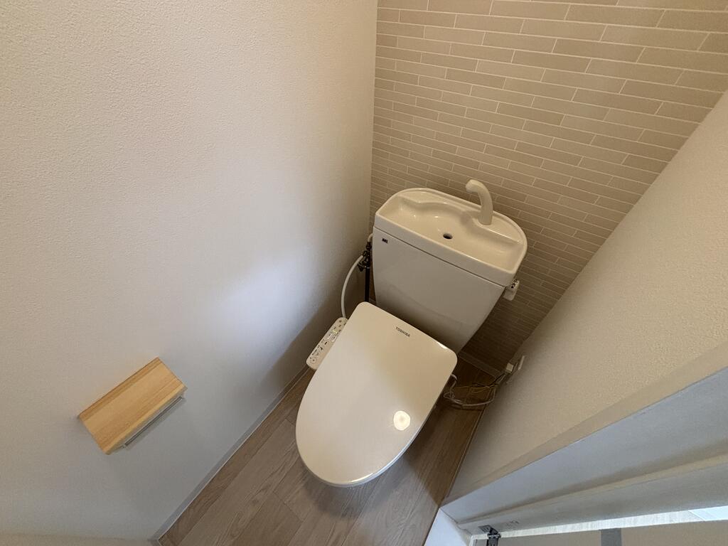 トイレ　ウォッシュレット付きます