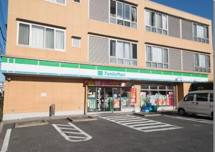 コンビニ　ファミリーマート 東玉川二丁目店（コンビニ）まで46m