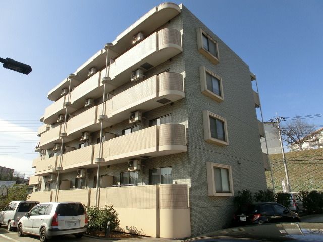建物外観　オートロック対応のマンション